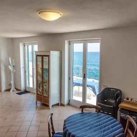 Ferienwohnung Mit Terrasse Direkt Am Meer Apartamento *